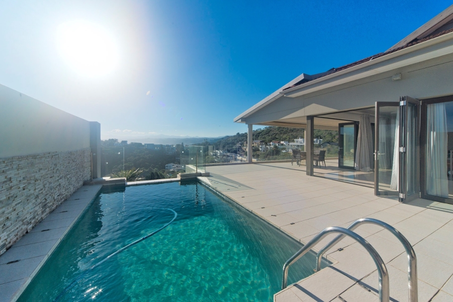 5 Bedroom Property for Sale in The Heads Western Cape